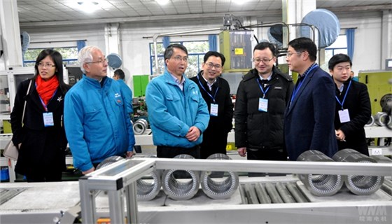 清華大學(xué)組織部副部長來皖南電機(jī)考察 清華大學(xué)組織部副部長來皖南電機(jī)考察