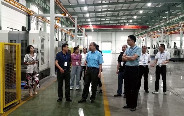 全椒縣政協副主席姜志山帶領該縣政協考察團來我公司參觀考察。